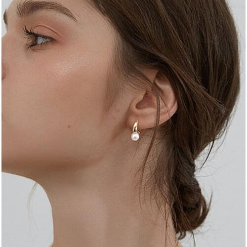 1Pairs Cute Pearl Studs Small Hoop Earrings for Women Gold Color Eardrop Minimalist Huggies Hoops Party Jewelry Wholesale