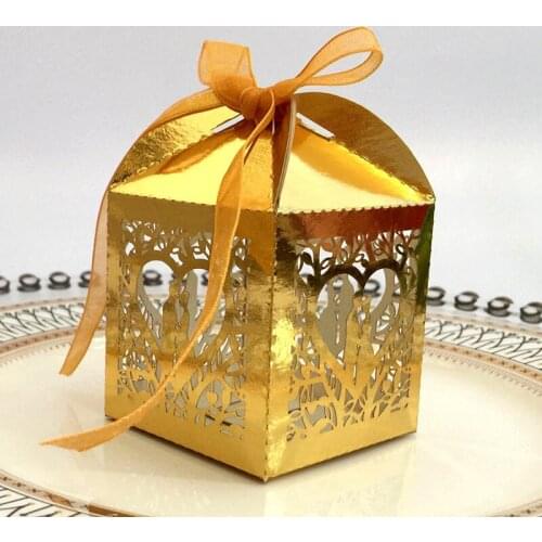 50pcs Laser Cut Hollow Candy Boxes Bride and Groom Heart Favor Gift Boxes With Ribbon Valentines Day Wedding Party Decoration