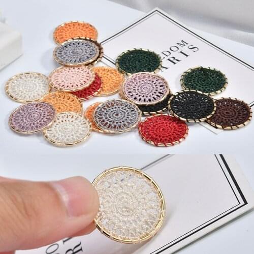 Newest 30pcs/lot 22mm color handmade weaving flowers core decoration geometry copper rounds circle diy jewelry pendant accessory
