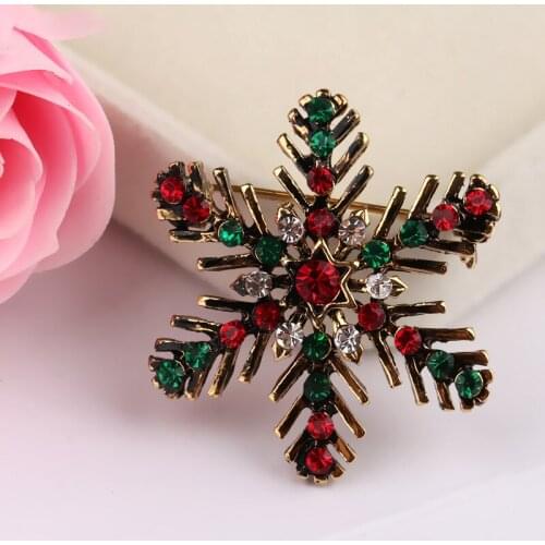 Vintage Snowflake Shaped Brooches for Women Men Chunky Brooch Pin Fashion Dress Coat Accessories Christmas Jewelry