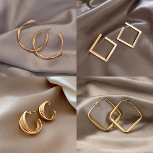 Fashion Distortion Interweave Twist Metal Circle Geometric Round Hoop Earrings for Women Accessories Retro Party Jewelry