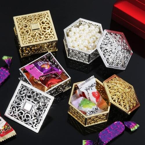 1PC 6-7cm Mini Hollow Gold Foil Cake Candy Box Wedding Favor Marriage Baby Shower Gift Treat Box Packaging Party Event Supplies