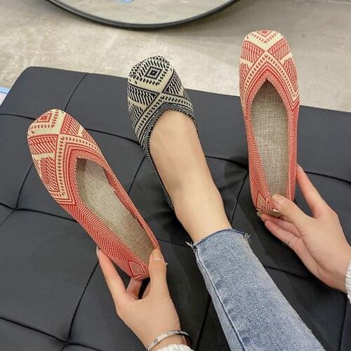 Bottomed square head woven cloth shoes flying woven shallow mouth large size fashionable pregnant womens grandmother shoes