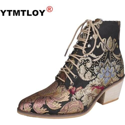 Women 2020 New Summer Flat slippers Fashion wild sexy outdoor female slippers European and American beach slippers Plus Size