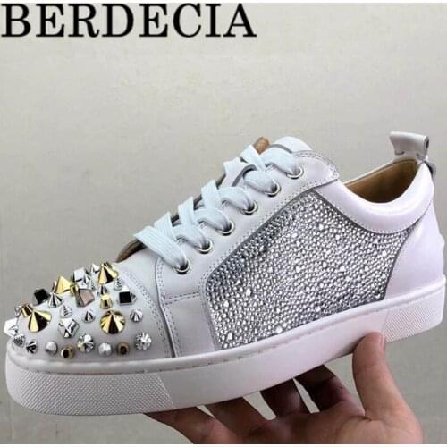 Brand Berdecia Spikes Crystal Banque Wedding Casual Shoes Men Lace-Up Rivet Fashion White Color Low Top Sneakers Moccasins