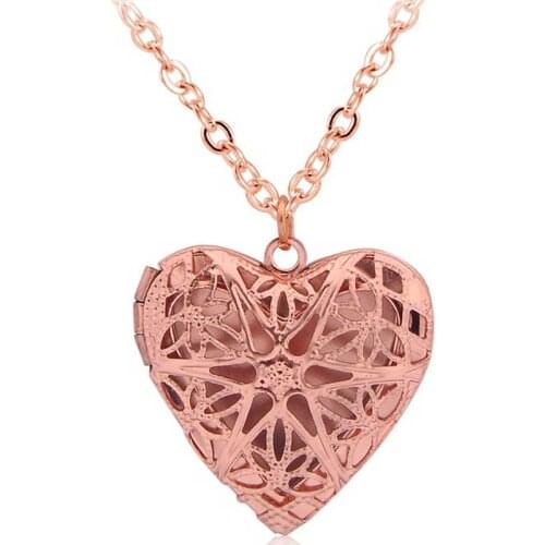 Vintage style Hollow Heart-shaped Photo Locket Essential Oil Diffuser Empty Perfume Necklace Filigree Hollow Locket Necklace