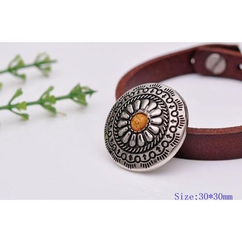 10pcs 30X30mm Antique Silver Tribal YELLOW Turquoise Bead Floral Leathercraft Saddles Handbag Belt Wallet Decoration Conchos