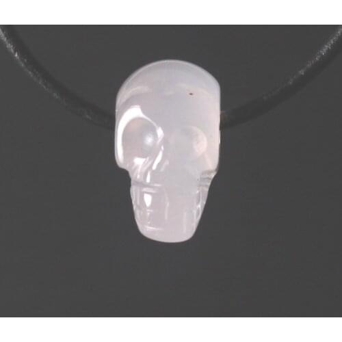 Wholesal50pcs Hand Crafted Feng Shui Natural Blood Stone Quartz Stone Carving Punk Skull Statue Figurine for Jewelry Making Free