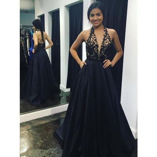 Charming Lace Appliques Tops Evening Dress with Pockets Sexy Halter Neck A-line Prom Gown Vestidos De Festa