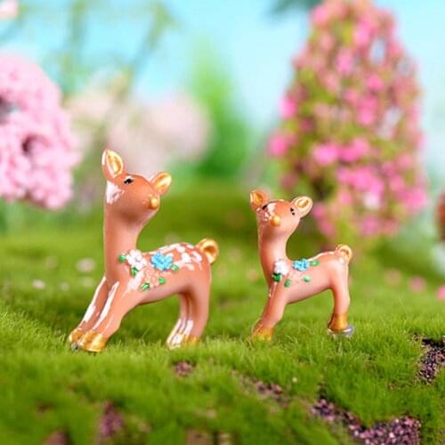 ZOCDOU 1 Piece Merry Christmas Day Deer Reindeer Santa Claus Model Small Statue Figurine Crafts Figure Ornament Miniatures DIY