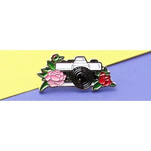 Creative Punk Personality Camera Pin Retro Flowers SLR Enamel Brooch Alloy Badge Clothes Bag Accessories Jewelry Gift For Friend