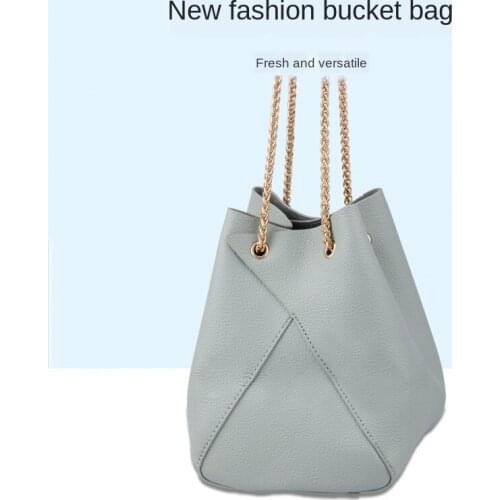 2020 new Korean fashion solid color one-shoulder handbags hot style casual all-match student bucket bag leather bag chain bag