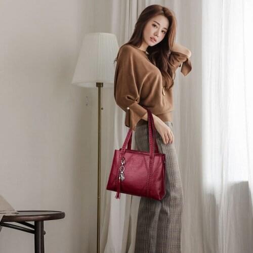 Famous Big Bag Designer Handbags High Quality 2021 New Leather Tassel Bags Large Capacity Women Shoulder Messenger Bag Handbag