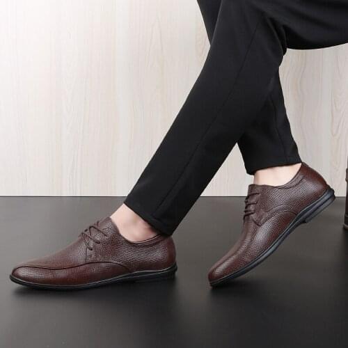 Fashion shoe de casuales for male lather sale breathable men hot boots wear mens zapatos shose 2020 mens casual sapato spring