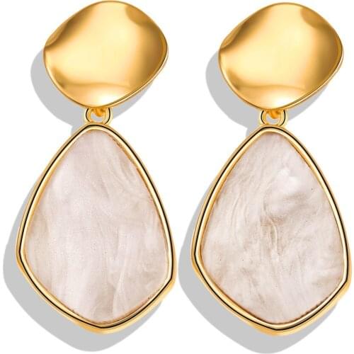 Fashion Trendy Gold Color Alloy Resin Shell Dangle Drop Earrings for Girls Women Engagement Party Gold Earrings Modern Jewelry