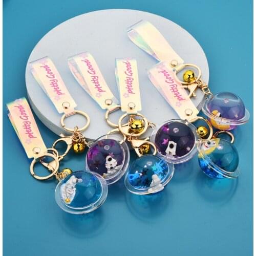 Crystal Creative Astronaut Globe Floating Spaceman Star Keychain Luxury Moving Liquid Quicksand Planet Keyring Pendant Keyfob