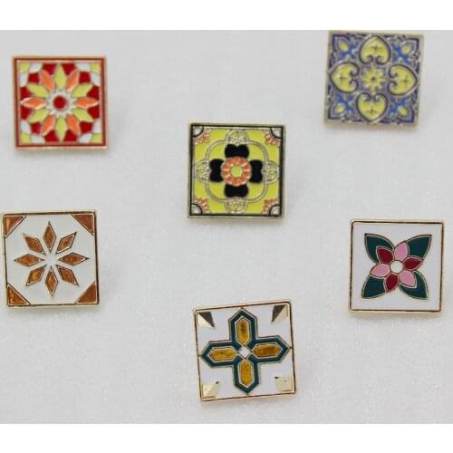 Vintage Retro Flower Brick Brooch Pins Button Pins Denim Jacket Pin Badge for Bags Cartoon Fashion Simple Jewelry Gift