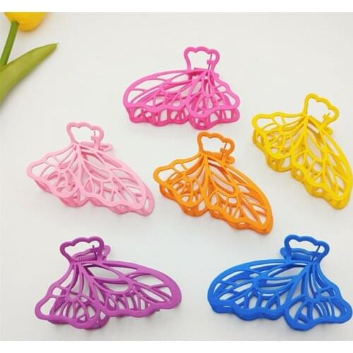 2021 Women Girls Solid Color Colorful Butterfly Hollow Metal Hair Claw Clip Clamps Crab Clips Hairpin Medium Size Accessories