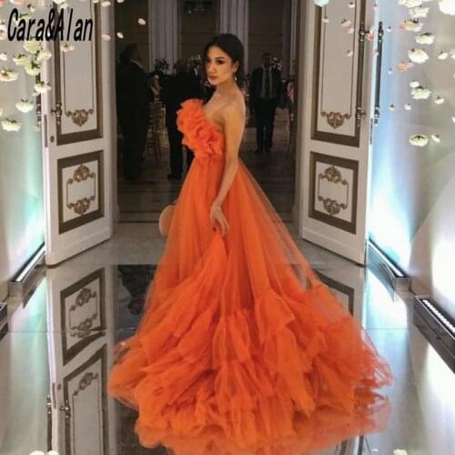 Stunning robe de soirée de mariage Orange Evening Dresses 2021 A Line Strapless Layers Neck Sheer Back Modern Prom Party Gowns