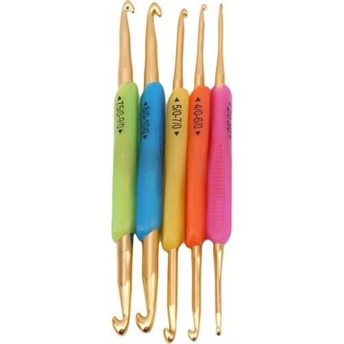 5 PCs/Set Brand New Silicone Handle Gold Double Aluminum Crochet Hooks Knitting Needles At Random Colors Sewing Tools
