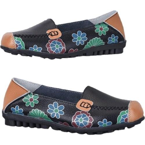 Spring Autumn New Womens Shoes Flat Heel Bean Shoes Female Mother Leather Shoes Printing Large Size Womens Shoes Lazy Shoes