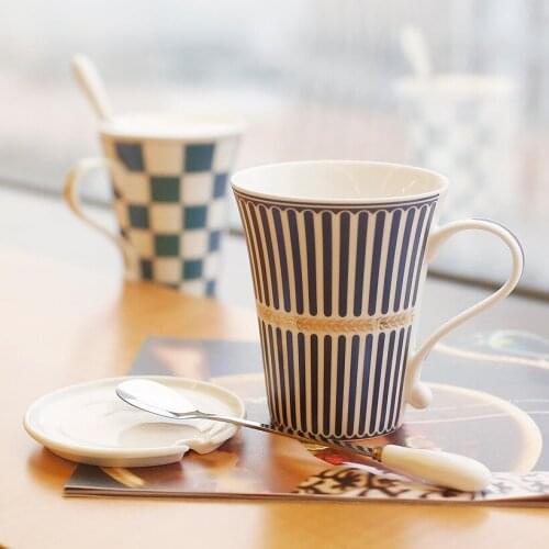 1pcs Ceramic Mugs Creative Design Lovers Cup Fashion Coffee Cup Set European Style British Style with Cover with Spoon