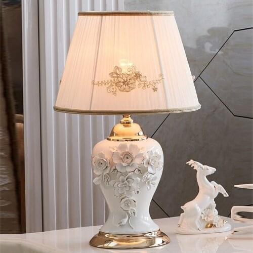European Style Ceramic Table Lamp Handmade Carved Ceramic Flower Bedroom Table Lamp Living Room Bedroom Bedside Large Table Lamp