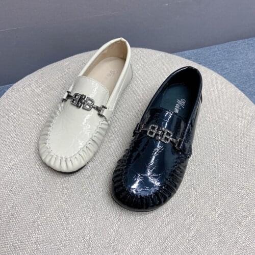 Korean version of small leather shoes 2021 spring and autumn new fashion casual round toe flat patent leather pea shoes