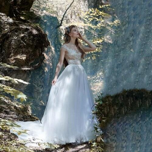 Unique Summer Beach Cap Sleeve Bridal Gowns Scoop Appliques Tulle A Line Illusion Back Wedding Dresses Robe Mariage Custom Made