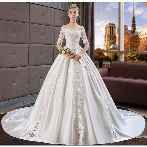New Boat Neck Princess Ball Gown Wedding Dresses 2021 Sexy Ivory Applique Lace Half Sleeves Satin Vintage Bridal Bride Gown