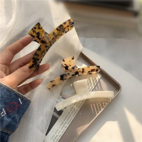 AOMU Elegant Retro Acrylic Resin Brown Leopard Print Long Hairpin White Translucent Irregular Geometric Big Hair Claw for Women
