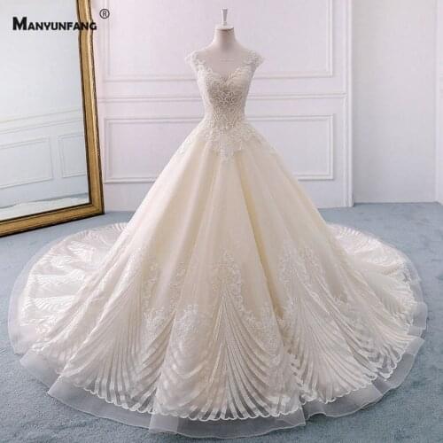 Custom Made Sleeveless O-Neck Crystal Embroidery Appliques Tulle Wedding Dress Elegant Cathedral Train Backless Bridal Ball Gown