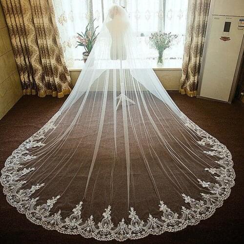 White Ivory 2019 Wedding Veils Cathedral Length Bridal Veils Lace Edge Appliqued 3m Long Customized With Free Comb
