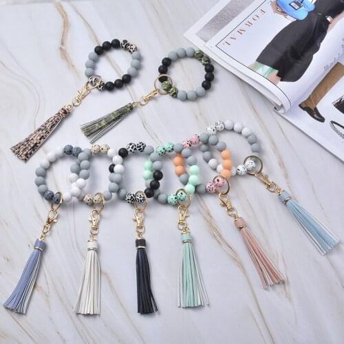 2021 New Silicone Keychain for Keys Tassel Wood Beads Bracelet Keyring for Women Accessories Multicolor Keychain Accessories