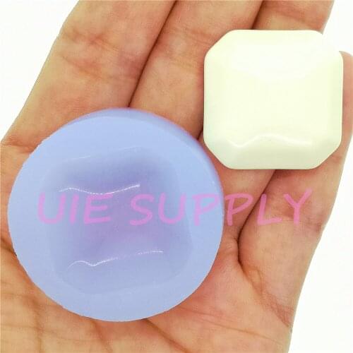 BYL576U 26.1mm x 25.2mm Silicone Mold Fondant Cake Decoration Candy Resin Clay Earrings Necklace Craft Soap Candle FOOD SAFE