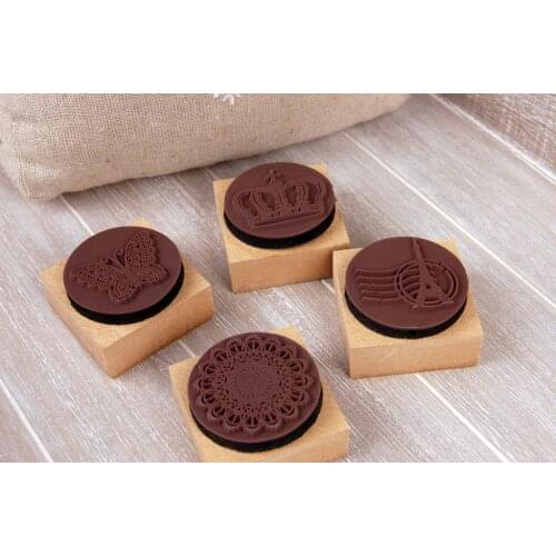 4 Styles Retro Vintage Crown/Eiffel/Lace/Fly Pattern Wooden Rubber Stamp Scrapbook DIY Floral Lace Decoration Stamp High Quality