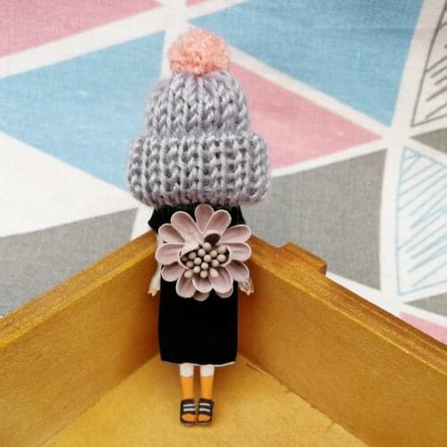 Harajuku Flower Badges for Woman Brooches and Pins Elegant Acrylic Cartoon Models Wool Cap Brooch Fashion Jewelry Accessories