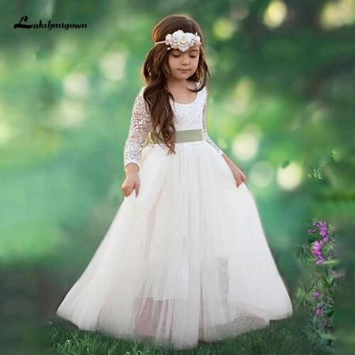 Beautiful White or Ivory Long Flowing Flower Girl Dresses Scoop Neck Boho Vintage Country Style Tulle Lace Flower Girl Gowns