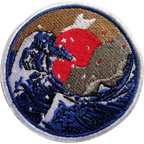 Kanagawa Ukiyo-e Embroidery Velcro Wave Military Patch Tactical Outdoor Backpack Stickers Soldier Badges for Clothes Bags Shoes