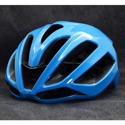 Ultralight Cycling Helmet Men Women Integrally-mold Outdoor Bicycle Helment Sport Riding Racing Road Bike Accessories Safety PC