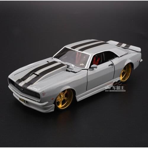 Maisto 1:24 Simulation Diecast alloy Antique car model toy For Chevrolet Camaro Z28 1968 Classic version car model for Man