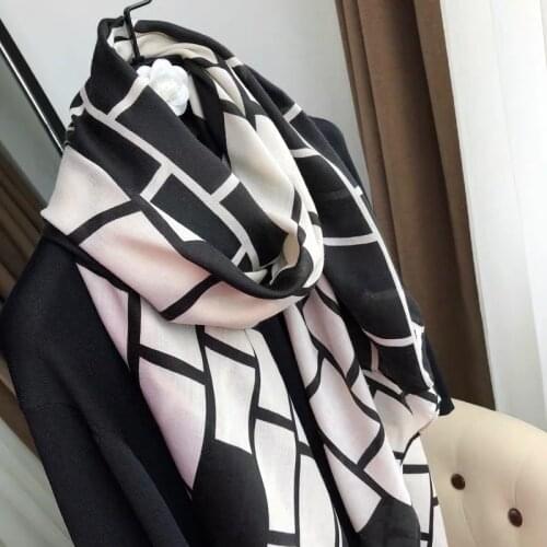 New 2020 Hijab Plaid Scarves Femme Print Fashion Cotton Scarf Women Luxury Brand Winter Shawl Bandana Foulard Pashmina Poncho