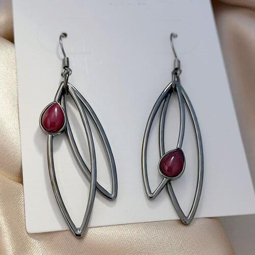 Delicate Simple Double Layer Hollow Dangle Earrings Fashion Long Drop Red Stone Teardrop Pendant Earrings Ladies Jewelry Gift