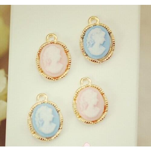 Wholesale Price 50PCS/Lot Beauty Resin Cabochon Decorated Alloy Jewelry Bracelet Charms DIY Gold Tone Plated Floating Charm