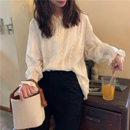 Femal Blusas New Arrival Spring Korea Fashion Women Long Sleeve Loose V-Neck Shirts Cotton Lace Sweet Cute Blouse Tops