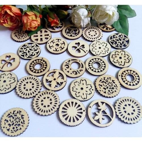 120pcs Round Hollow Floral Wooden Slices Buttons for Crafts Embellishment DIY Craft Decoration Wedding Festival Party