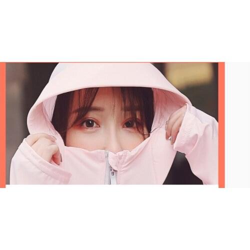 In the summer, womens arm sleeves of car drivers are protected from sun. Silk covered arms protect for Subru car