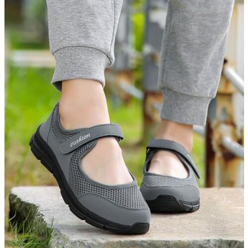 Women Flat Shoes 2021 Summer Lightweight Breathable Sneakers Fashion Comfortable Women Soft bottom Casual Mesh Sandals 35-42
