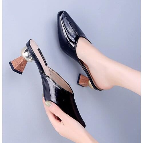 Ladies outdoor slippers fashion PU leather pointed heels elegant young woman Patent leather summer sandals zapatos mujer U24-45