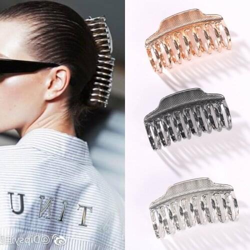 8.2cm Large Size Hair Claws Geometric Hairpins Women Hair Accessories Solid Color Hair Crab Retro Moon Shape Hair Clips